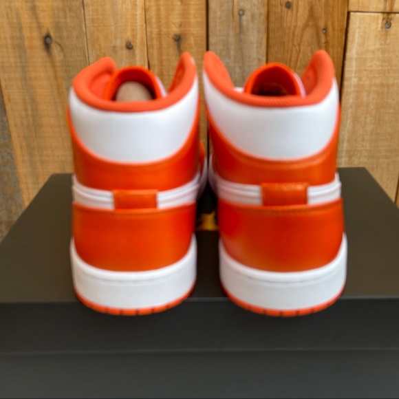 AIR JORDAN 1 MID SE ELECTRO ORANGE 11.5 BRAND NEW IN BOX - Picture 8 of 14